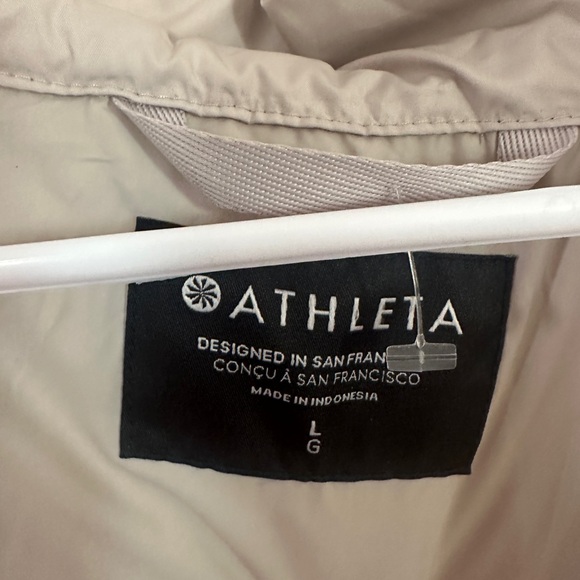 Athleta Downtown Puffer Jacket NWOT -L - Picture 6 of 6